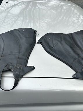 Black leather Tredstep half chaps